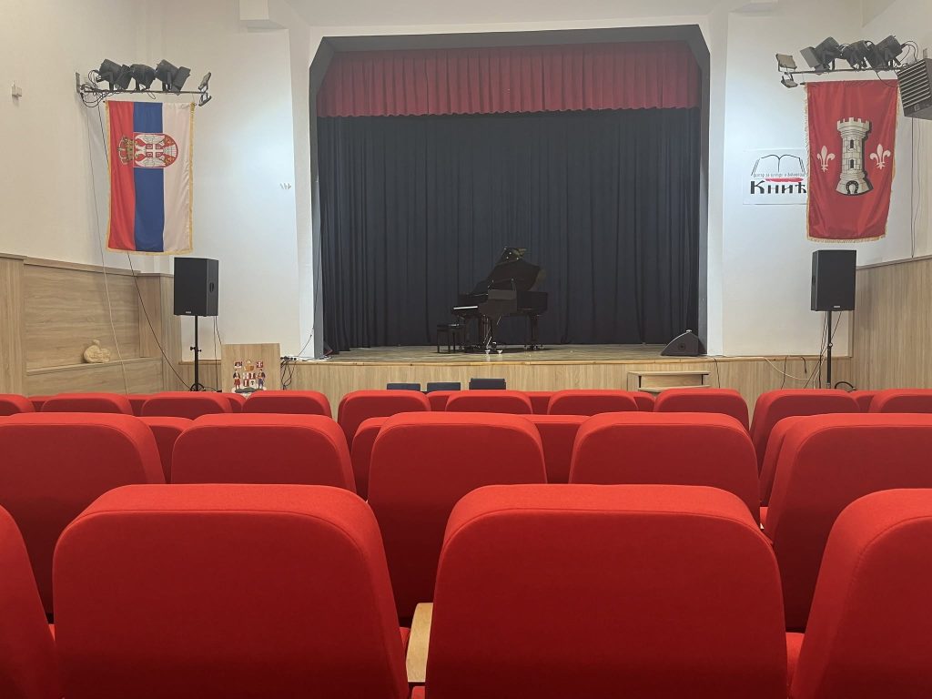 Koncertni klavir 01